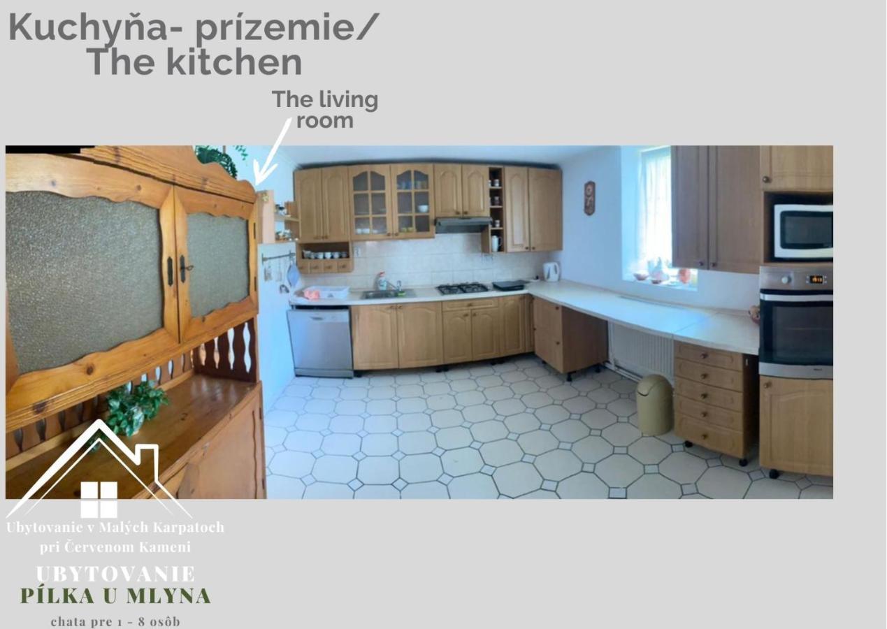 Ubytovanie Pod Cervenym Kamenom Male Karpaty Pila  Luaran gambar